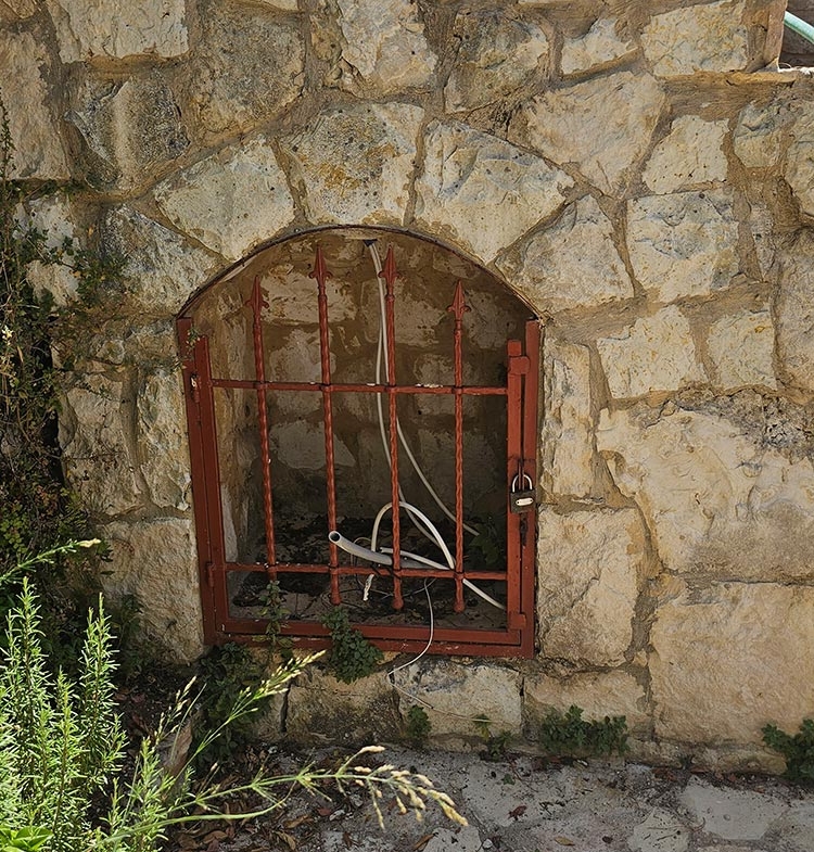 Amazing traditional house for sale in Jezzine area