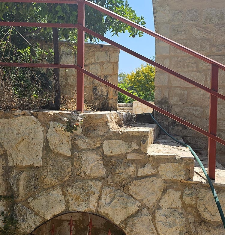 Amazing traditional house for sale in Jezzine area