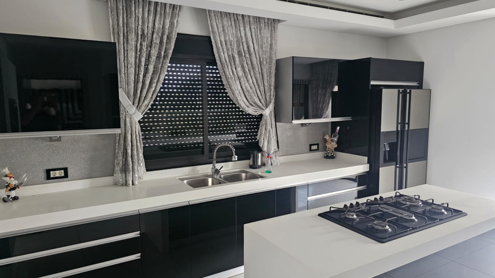 adma-penthouse-Versace (1) Full-Floor Luxury Penthouse for Sale in Adma – Sea, Mountain and City Views
