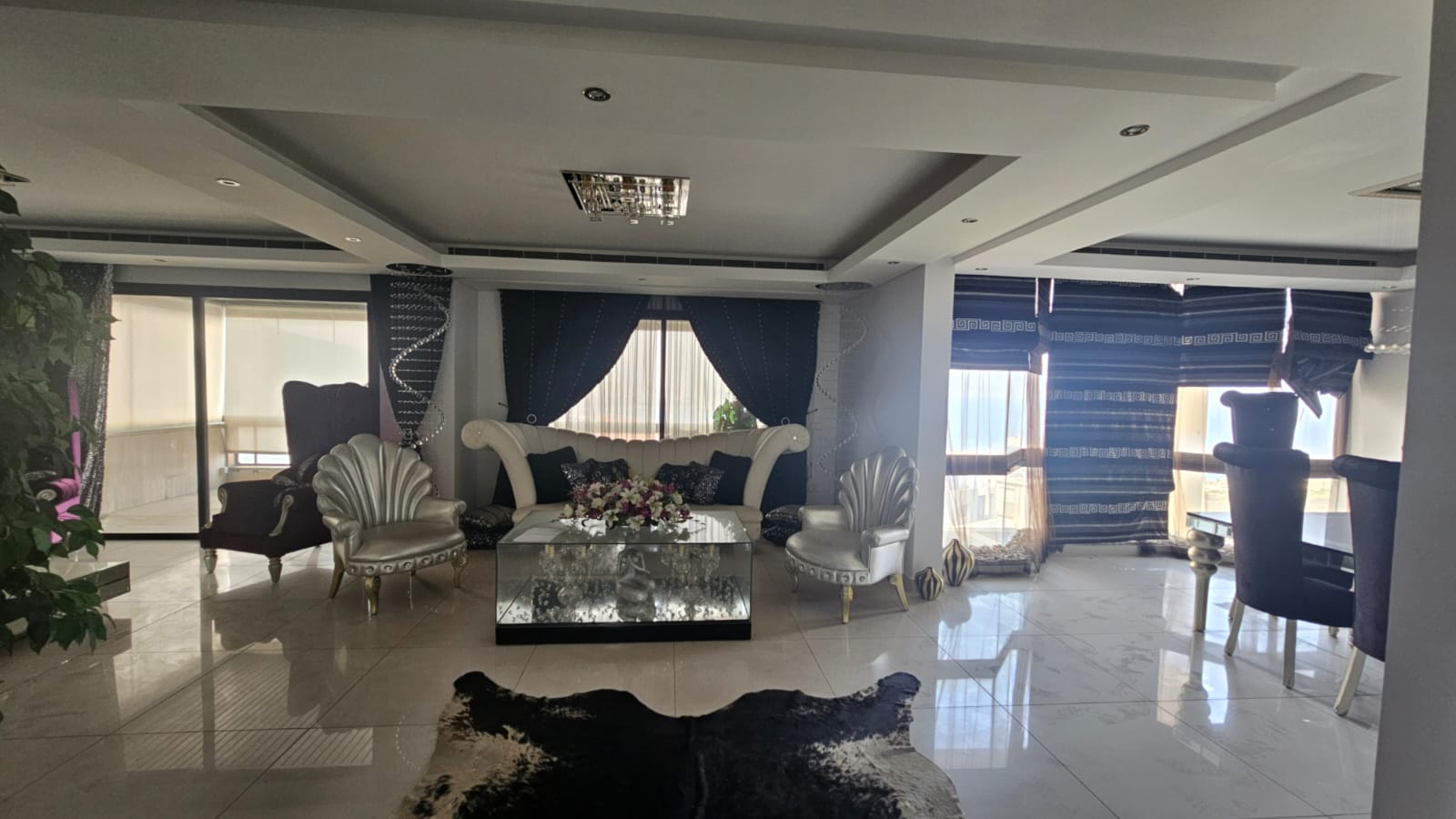 adma-penthouse-Versace (17) Full-Floor Luxury Penthouse for Sale in Adma – Sea, Mountain and City Views - Photo 9