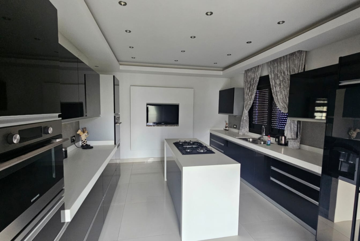 Full-Floor Luxury Penthouse for Sale in Adma – Sea, Mountain and City Views - Photo 34