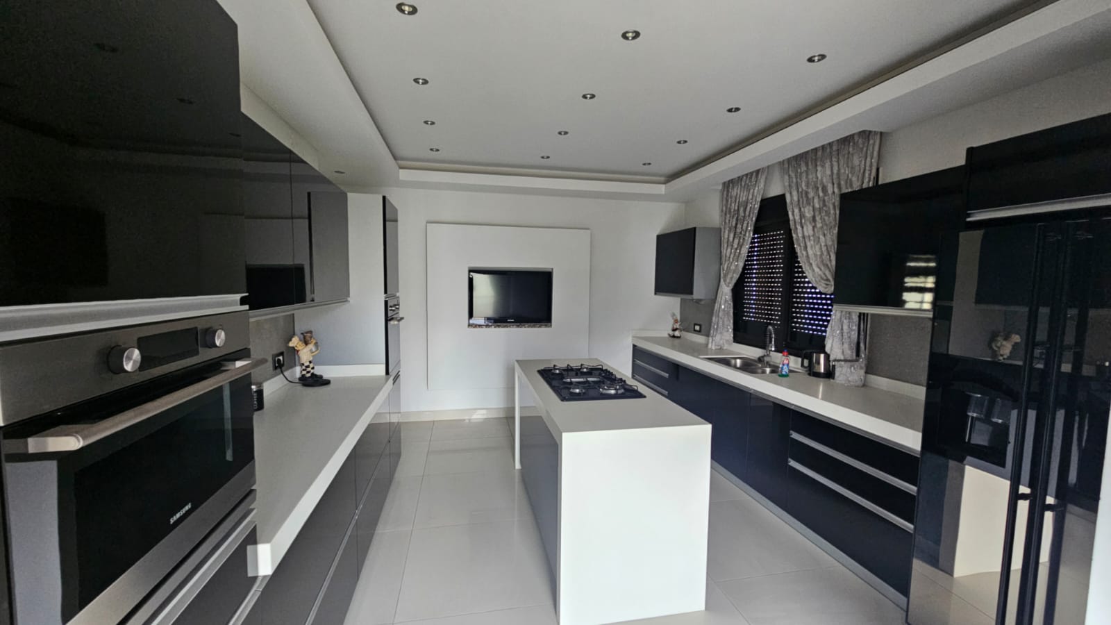 adma-penthouse-Versace (4) Full-Floor Luxury Penthouse for Sale in Adma – Sea, Mountain and City Views - Photo 34