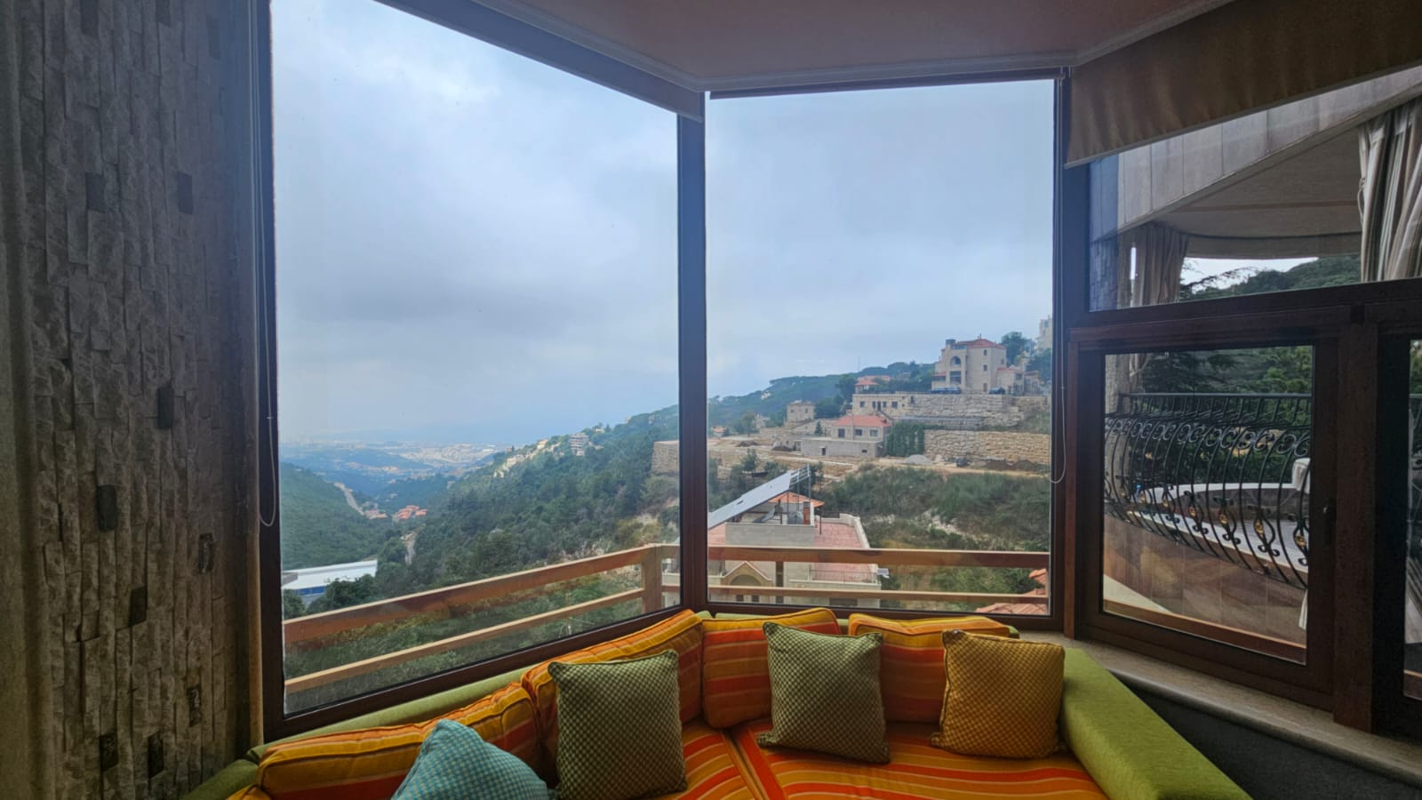 Villa for Sale in Ghosta, Keserwan – Panoramic View - Photo 3